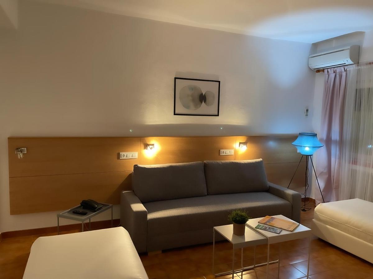 Hotel Patricia Torreguadiaro Εξωτερικό φωτογραφία